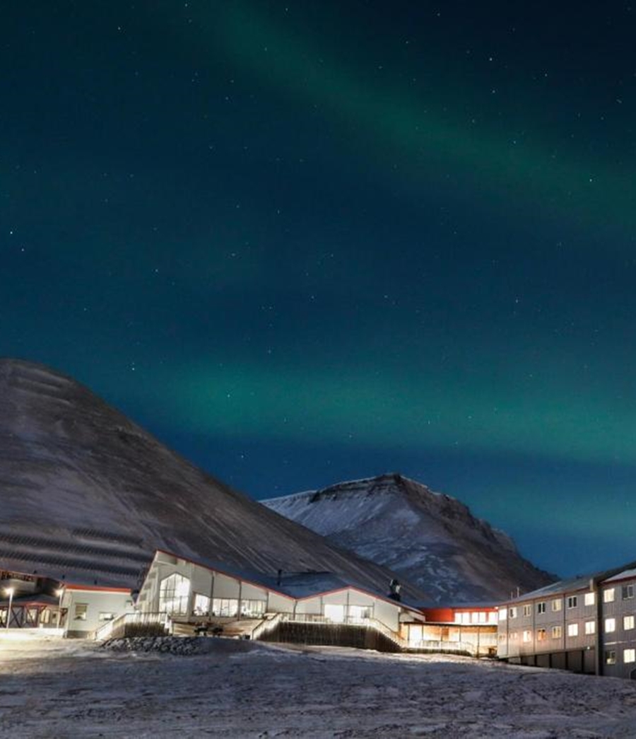 Ziua 4: Zbor Tromso – Longyearbyen. Sosire in arhipelagul Svalbard! - Tromsø si Svalbard - Marele tur la vanatoare de Aurore Boreale